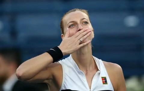 南宫体育-科维托娃重返赛场，重返赛场首场状态出色，澳大利亚队观众沸腾！再创辉煌时刻的简单介绍