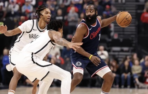 南宫体育-哈登连续十二场比赛得分超过大比分获胜，尤文图斯不断突破！赛场气氛高涨(哈登比赛集锦)