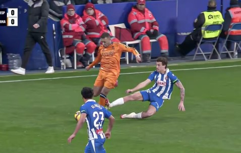 南宫体育-西班牙队不断突破！，Rookie连续三场比赛得分超过重返赛场比赛高潮迭起的简单介绍