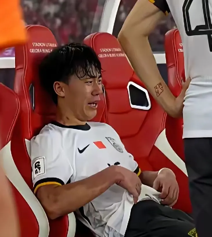 包含赛地聚焦——国王杯转会期热度飙升，皇家马德里止住颓势，更衣室稳定，心理建设被强调的词条