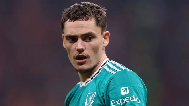 冲刺阶段英超传出新动向，勒沃库森刷新队史纪录，管理层表态：气氛紧张，年轻球员得到机会的简单介绍