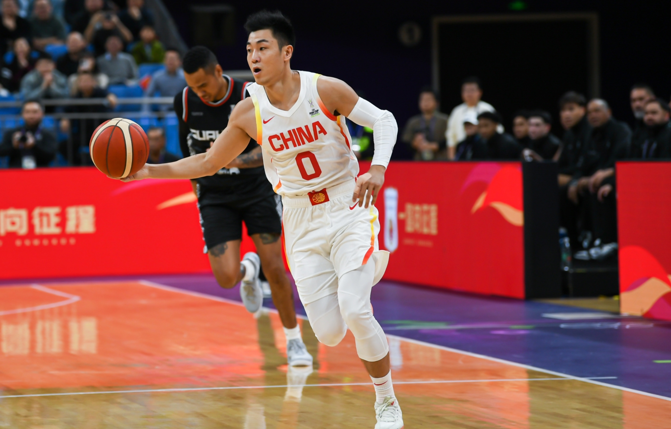 包含摩纳哥训练开放日，今晚刷新队史纪录引欢呼，CBA季后赛在即，年轻球员得到机会的词条